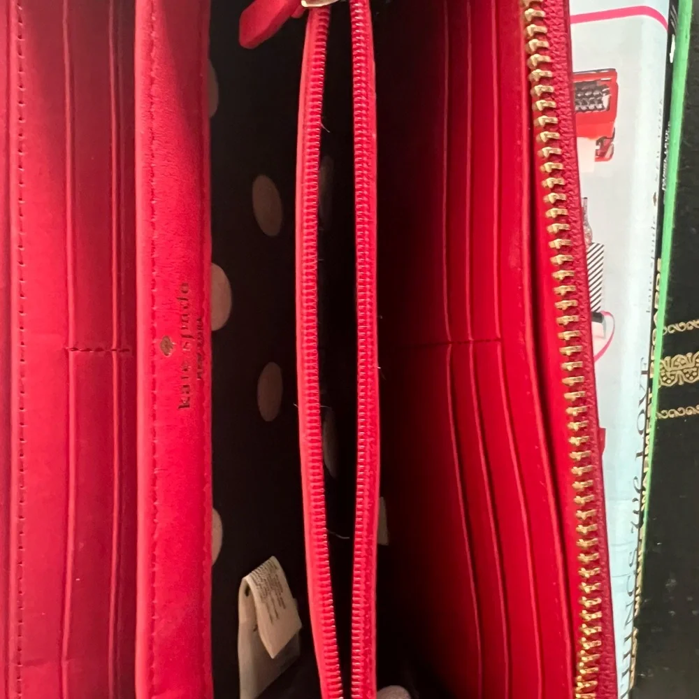 Kate spade never used red patent leather, Lacey wallet with original box - Picture 2 of 5